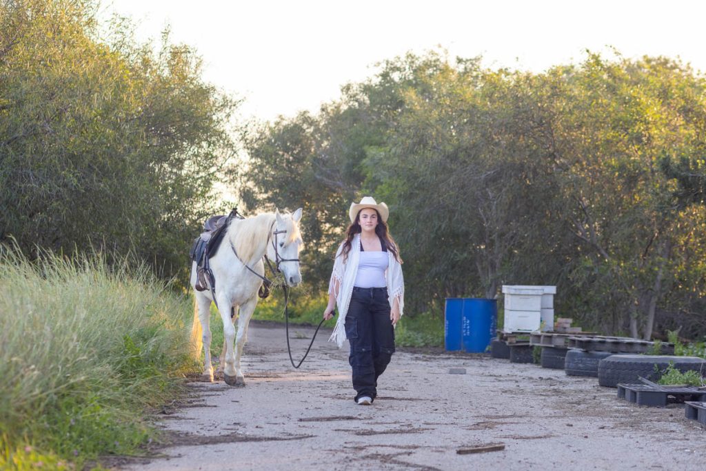 בוק בת מצווה עם סוסים